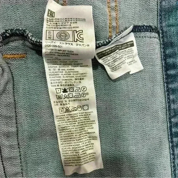 Levi’s Women’s Medium Wash Premium Denim Jean Trucker Jacket Levi Strauss Size S - Picture 8 of 9